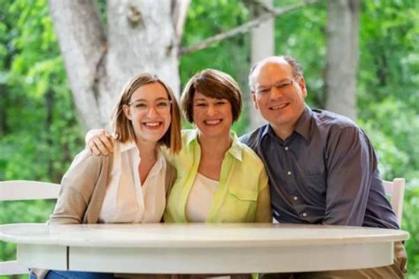 Abigail Klobuchar Bessler Age, Height, Parents, Wiki, Bio, Married, Boyfriend, Dating