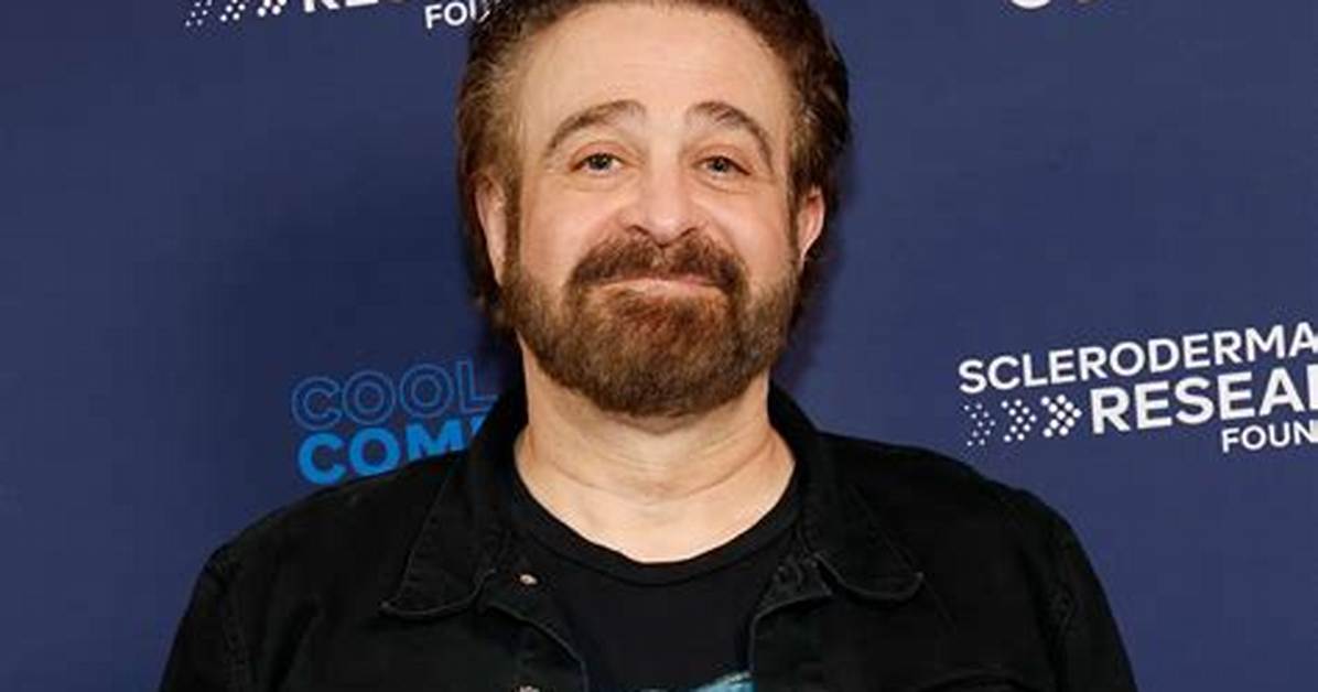 Adam Duritz: Dating, Net Worth, Tattoos, Smoking & Body Facts
