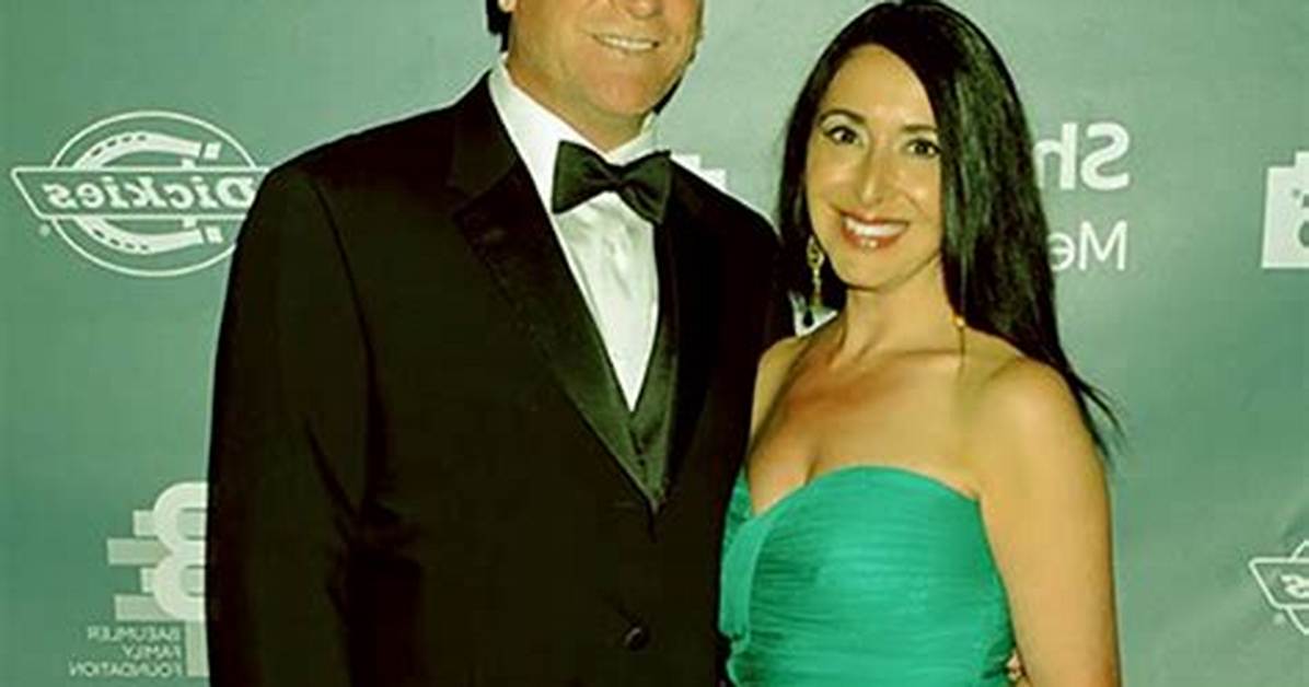 Alexandra Lorex (Mike Holmes Wife) Wikipedia, Bio, Age, Height, Weight, Husband, Net Worth, Facts