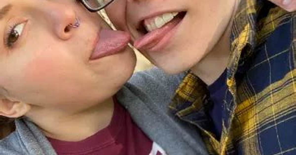 Anthony Fantano: Wife, Net Worth, Tattoos, Smoking & Body Facts