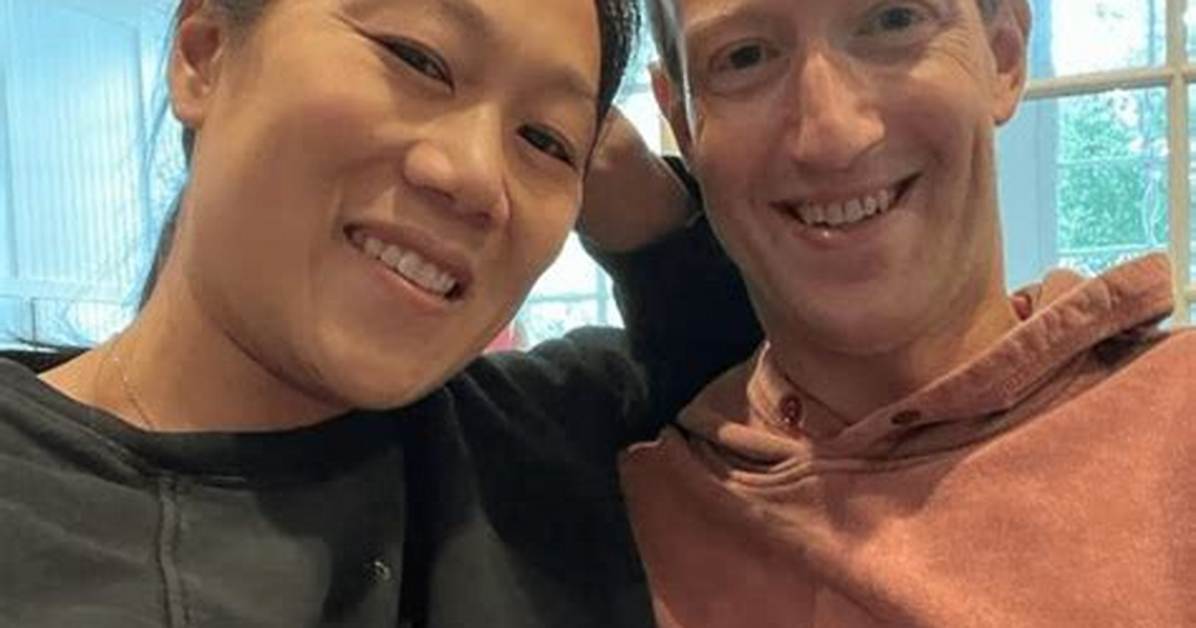 Arielle Zuckerberg Wiki, Bio, Age, Height, Brother, Husband, Kids, Coatue, and Net Worth