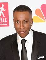 Arsenio Hall: Dating, Net Worth, Tattoos, Smoking & Body Facts