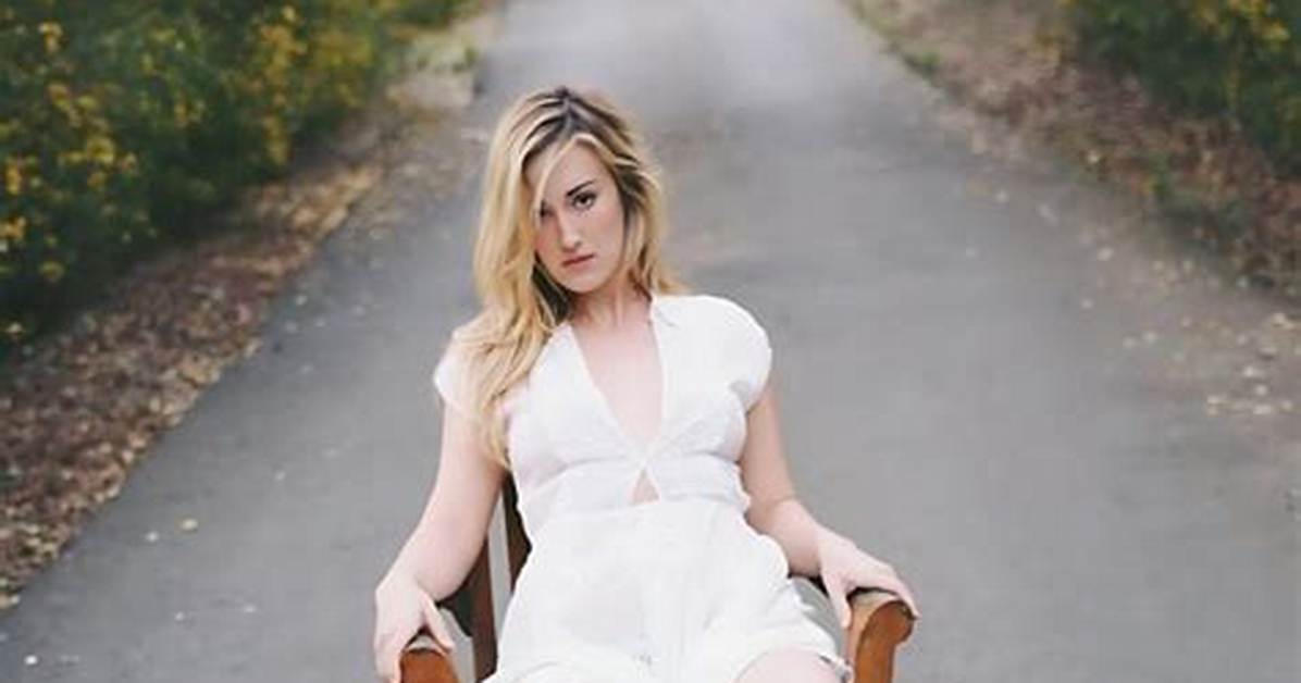Ashley Hess – Biography, Heritage, Age, Weight, Height, Relationships