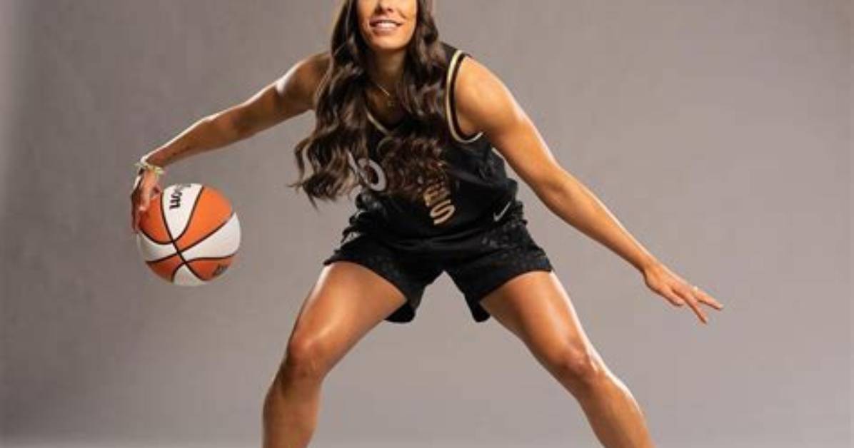 Basketball Player Kelsey Plum’s Ethnicity and Nationality: Parents Katie Plum and Jim Plum