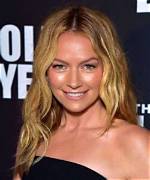 Becki Newton Parents: Meet Jennifer Newton