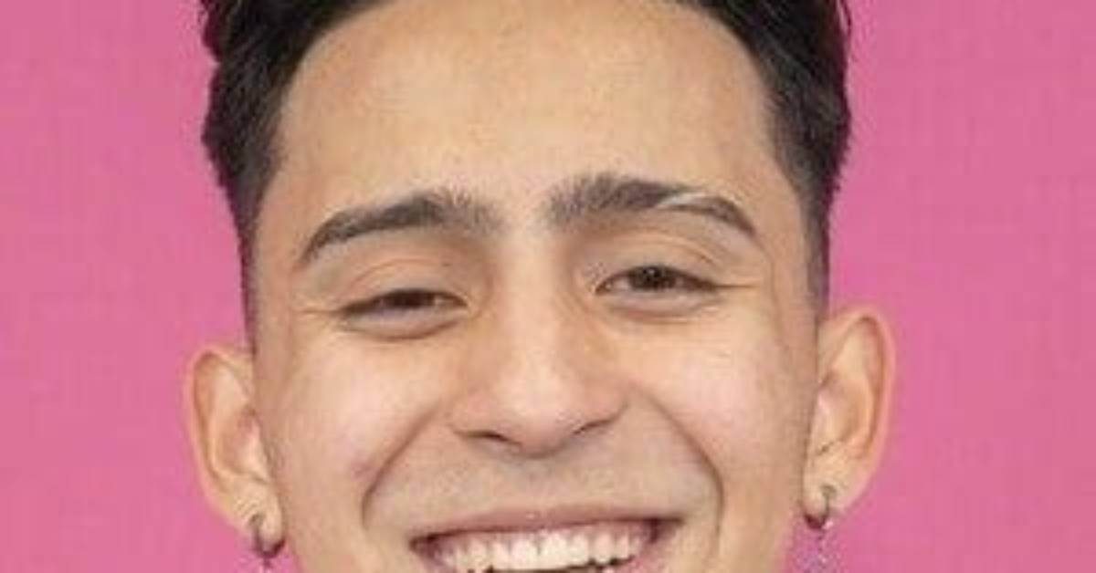 Blesiv (Alex Guzman) Age, Height, Birthday, Merch, Girlfriend, How Tall/Old