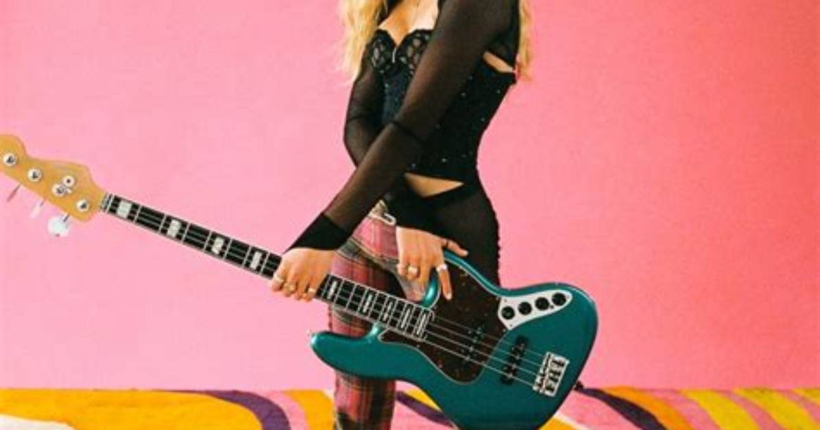 Blu Detiger Age and Boyfriend: Meet the Singer on Instagram