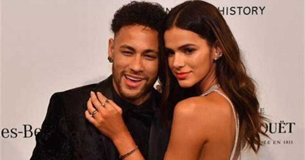 Bruna Marquezine Husband, Is She Married? Parents Ethnicity and Instagram