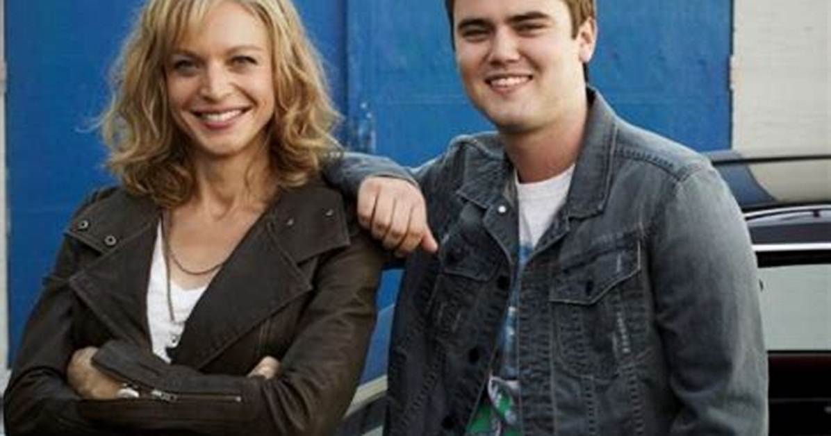 Cameron Bright: Girlfriend, Net Worth, Tattoos, Smoking & Body Facts