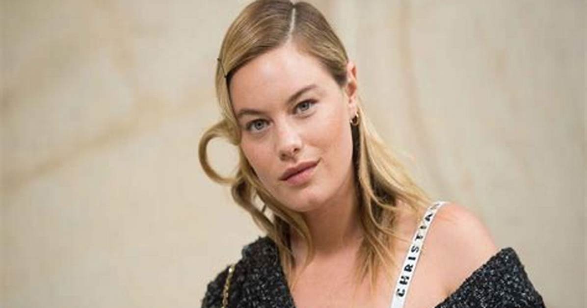 Camille Rowe Bio: Career, Affair, Family & Net Worth
