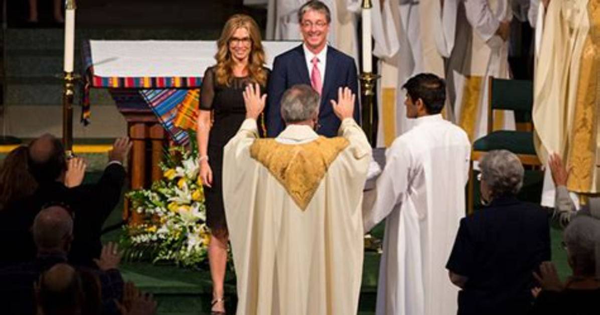Carol Costello: Husband, Net Worth, Tattoos, Smoking & Body Measurements