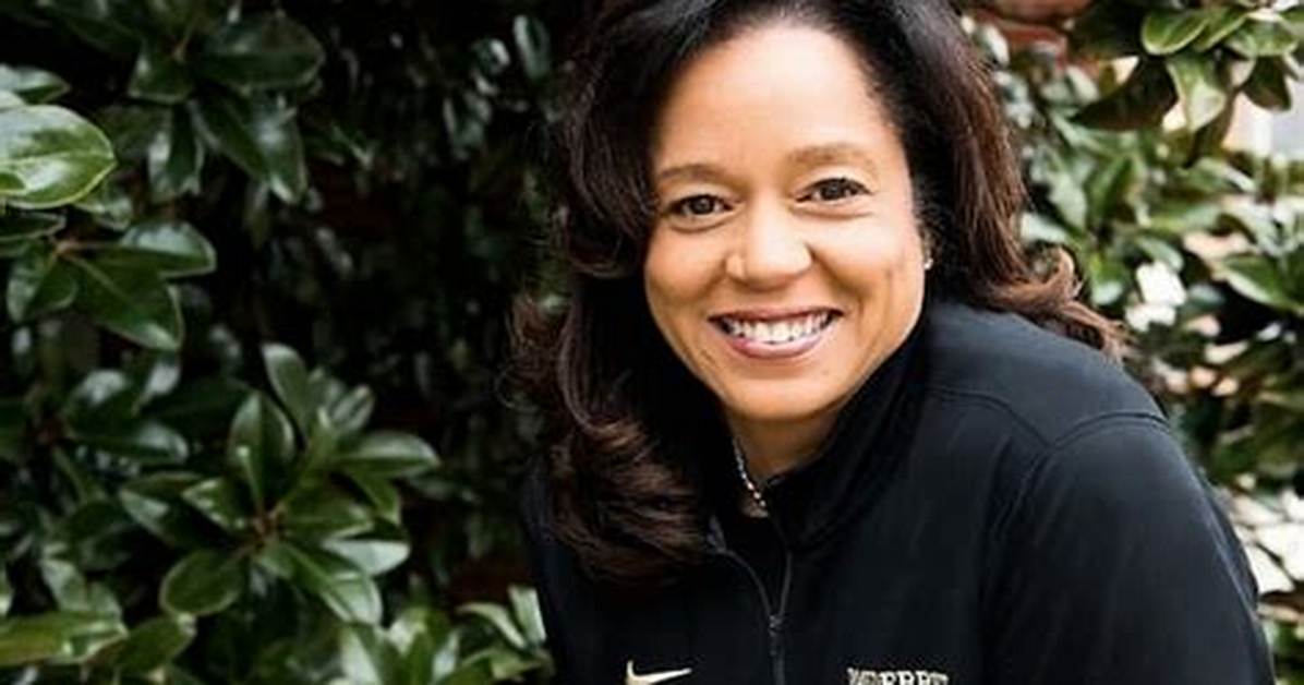 Carolyn Peck Bio, Wiki, Age, Family, Husband, Orlando Miracle, Usa Basketball and Net Worth