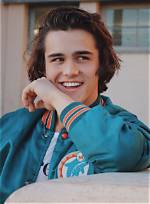 Charlie Gillespie Age, Wiki, Net Worth, Bio, Height, Girlfriend?