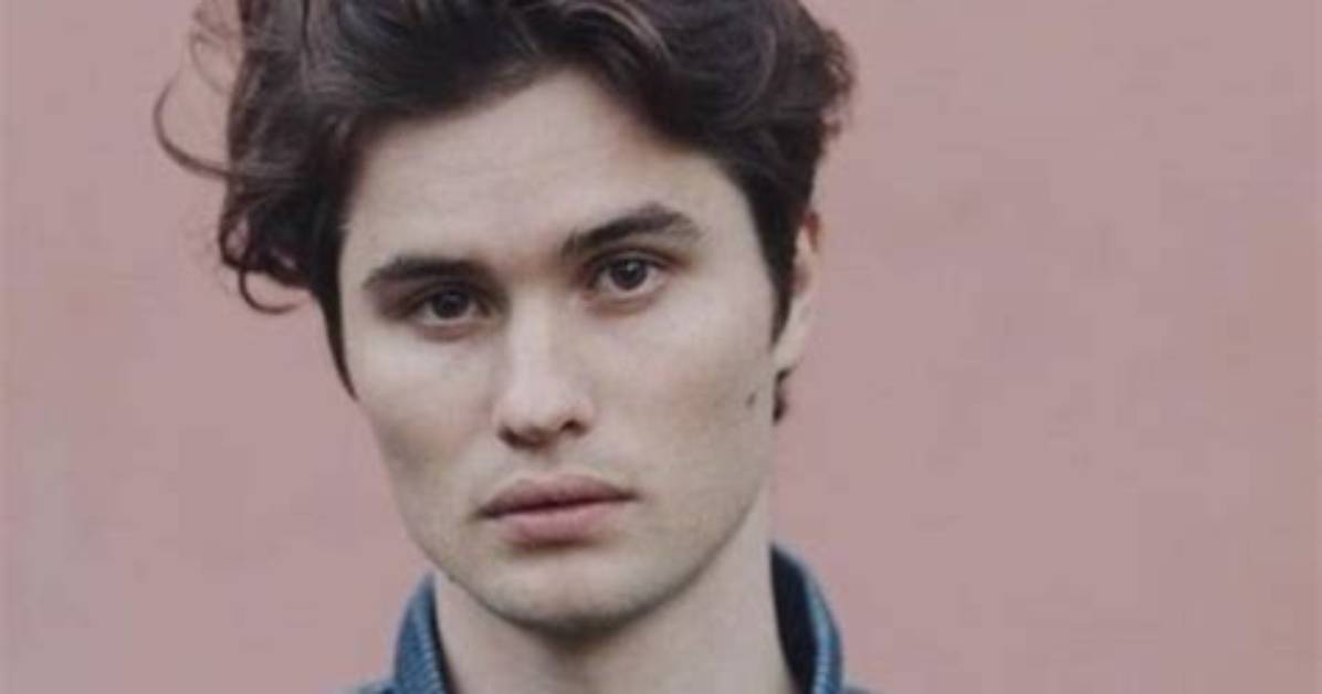 Chase Stokes Bio, Wiki, Age, Height, Parents, Girlfriend, Movies, Net Worth