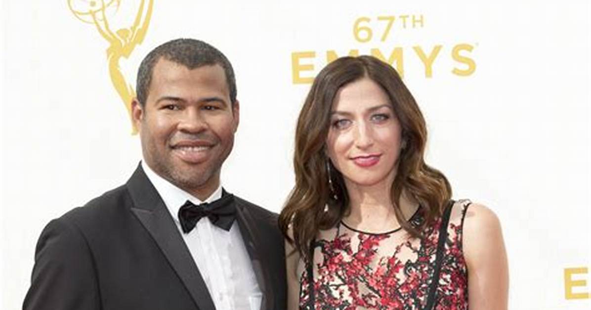 Chelsea Peretti: Wife, Net Worth, Tattoos, Smoking & Body Measurements