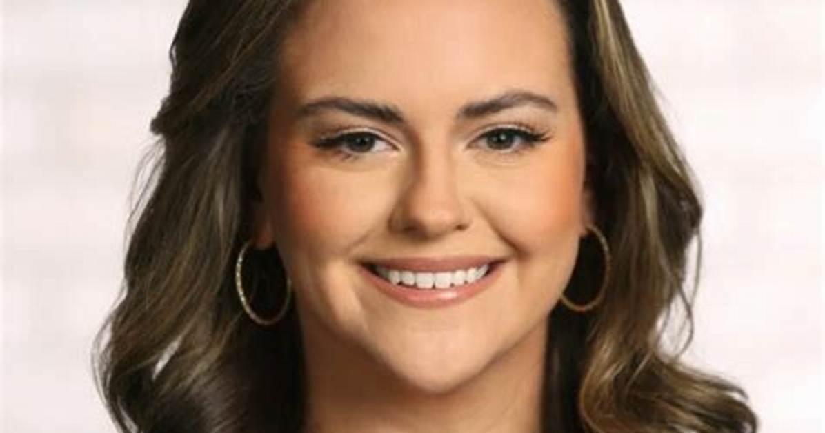 Claire Lavezzorio Nbc2, Bio, Age, Height, Husband, Salary, Net Worth, Kelo, Twitter