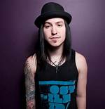 Craig Mabbitt Wife, Children, Family, Height, Net Worth