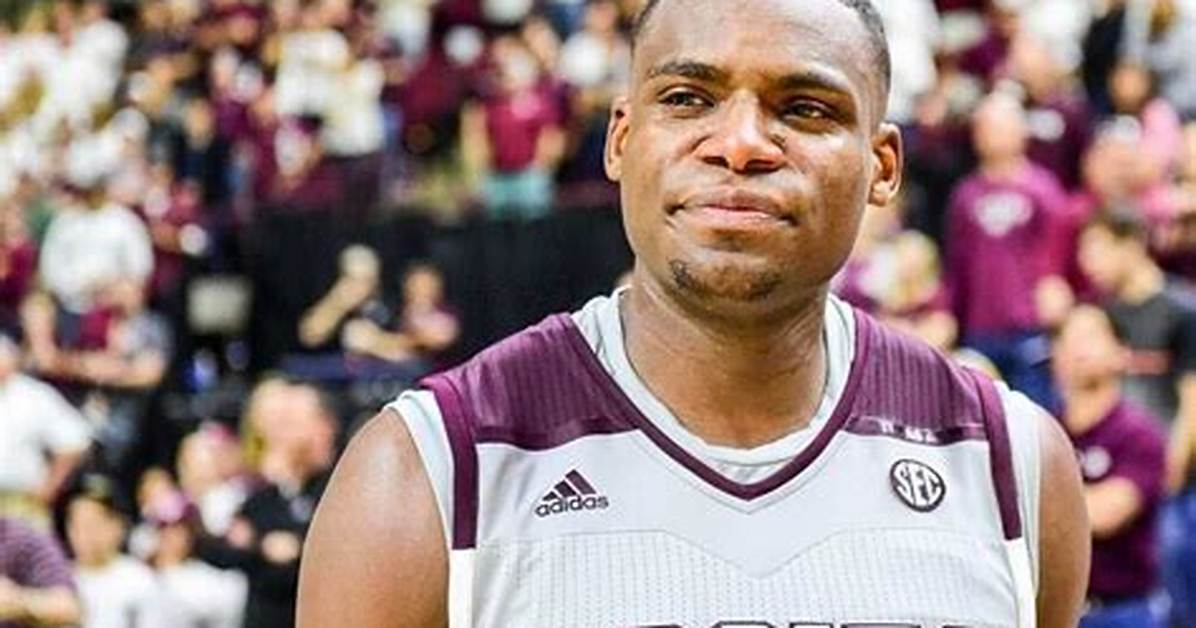 Danuel Kennedy House Jr Julian Gressel Age, Wiki, Biography, Wife, Children, Salary, Net Worth, Parents