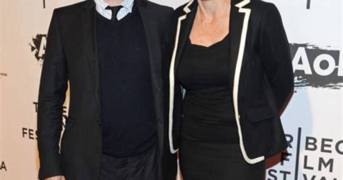 David O. Russell: Wife, Net Worth, Tattoos, Smoking & Body Facts