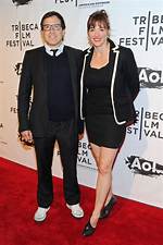 David O. Russell: Wife, Net Worth, Tattoos, Smoking & Body Facts