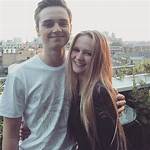 Dean-Charles Chapman: Girlfriend, Net Worth, Tattoos, Smoking & Body Facts