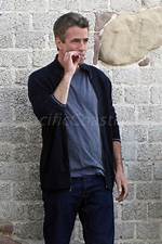 Dermot Mulroney: Wife, Net Worth, Tattoos, Smoking & Body Facts