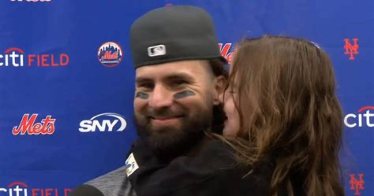 Does Jesse Winker Have Girlfriend or Wife? His Age, Wiki, Net Worth and Married Life