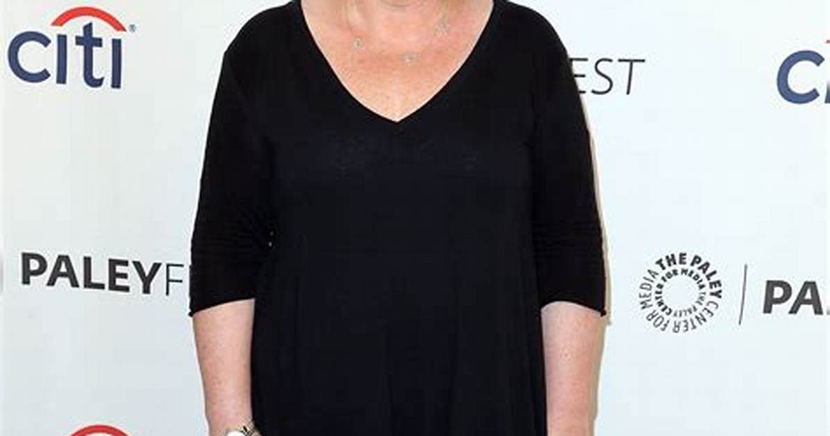 Does Mindy Cohn Have a Wife or Husband? Everything to Know About the Actress