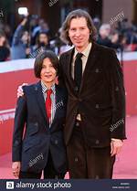 Donna Tartt: Boyfriend, Net Worth, Tattoos, Smoking & Body Measurements