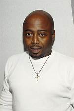Donnell Rawlings: Wife, Net Worth, Tattoos, Smoking & Body Facts