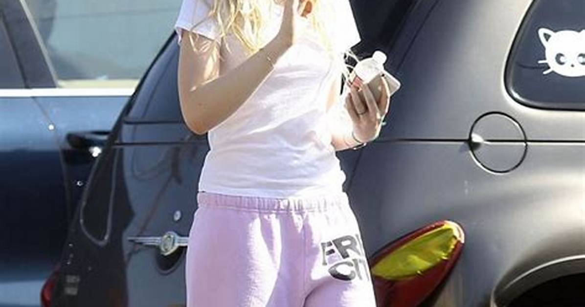 Elle Fanning Weight Loss Journey- Did She Ever Get Plastic Surgery? Her Pregnancy Rumors Explained