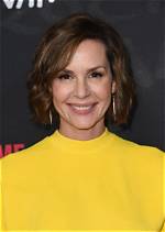 Embeth Davidtz Biography, Age, Family, Husband, Breast Cancer, Movies