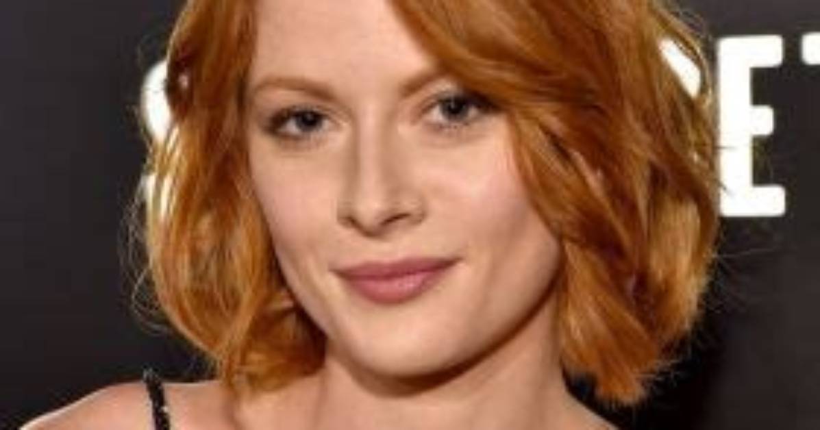 Emily Beecham: Dating, Net Worth, Tattoos, Smoking & Body Measurements