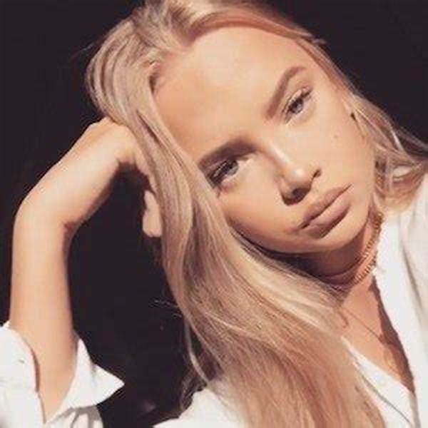 Emma Ellingsen Bio, Wiki, Age, Height, Parents, Boyfriend, Youtube, and Net Worth