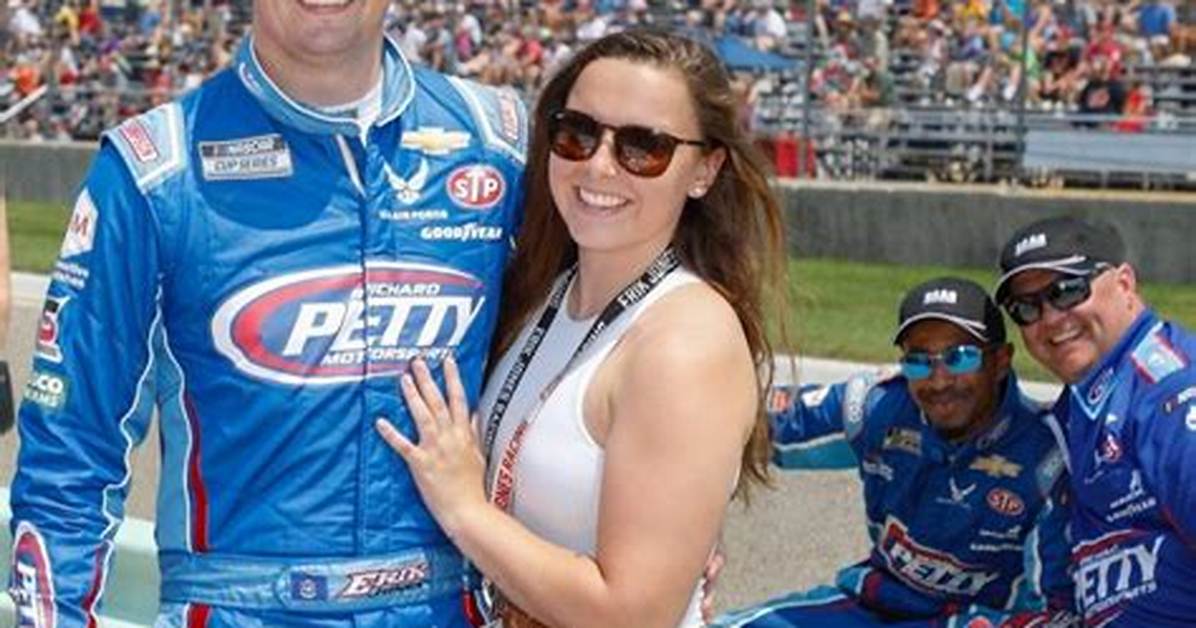 Erik Jones: Wife, Net Worth, Tattoos, Smoking & Body Facts