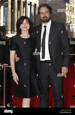 Essie Davis and Her Director Husband Have Twin Daughters