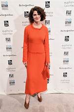 Gaby Hoffmann Bio, Wiki, Age, Height, Family, Wife, Movies and Net Worth.