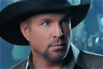 Garth Brooks Bio, Age, Family, Mom, First Wife, Kids, Songs, and Net Worth.
