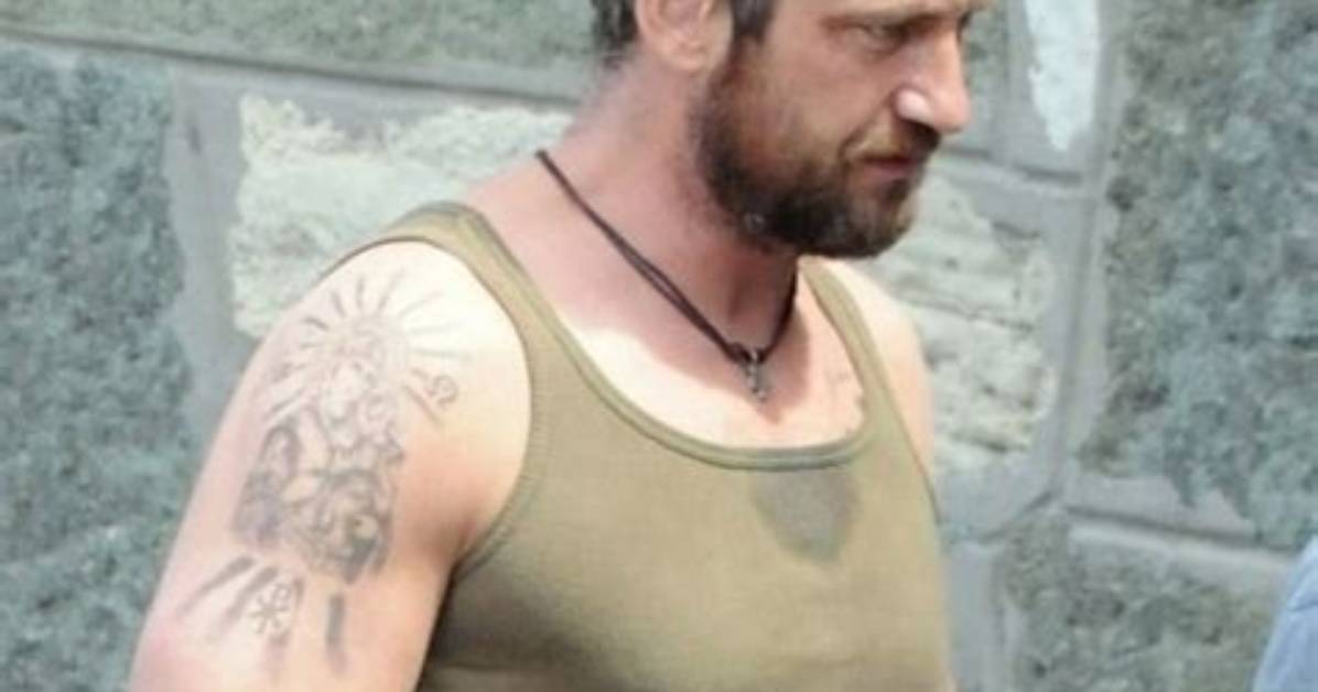 Gerard Butler: Wife, Net Worth, Tattoos, Smoking & Body Facts