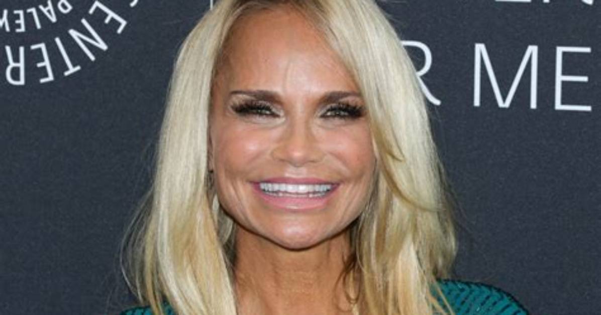 How Much Does Kristin Chenoweth Weigh? Kristin Chenoweth Height, Weight and Body Measurements in 2019