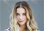 How Much Money Does Annie Murphy Make? Latest Annie Murphy Net Worth Income Salary