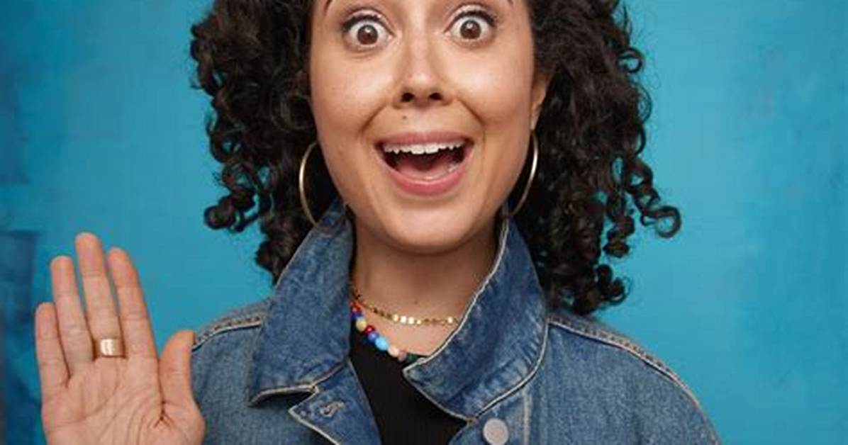 How Much Money Does Carly Ciarrocchi Make? Latest Carly Ciarrocchi Net Worth Income Salary