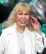 How Much Money Does Loretta Swit Make? Latest Loretta Swit Net Worth Income Salary