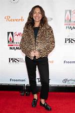 How Much Money Does Susanna Hoffs Make? Latest Susanna Hoffs Net Worth Income Salary