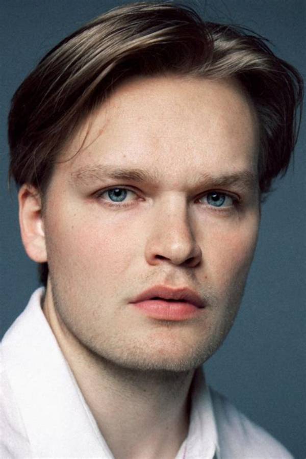 How Tall Is David Stakston? Everything to Now About the Actor