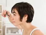 How to Cut Sideburns on a Woman