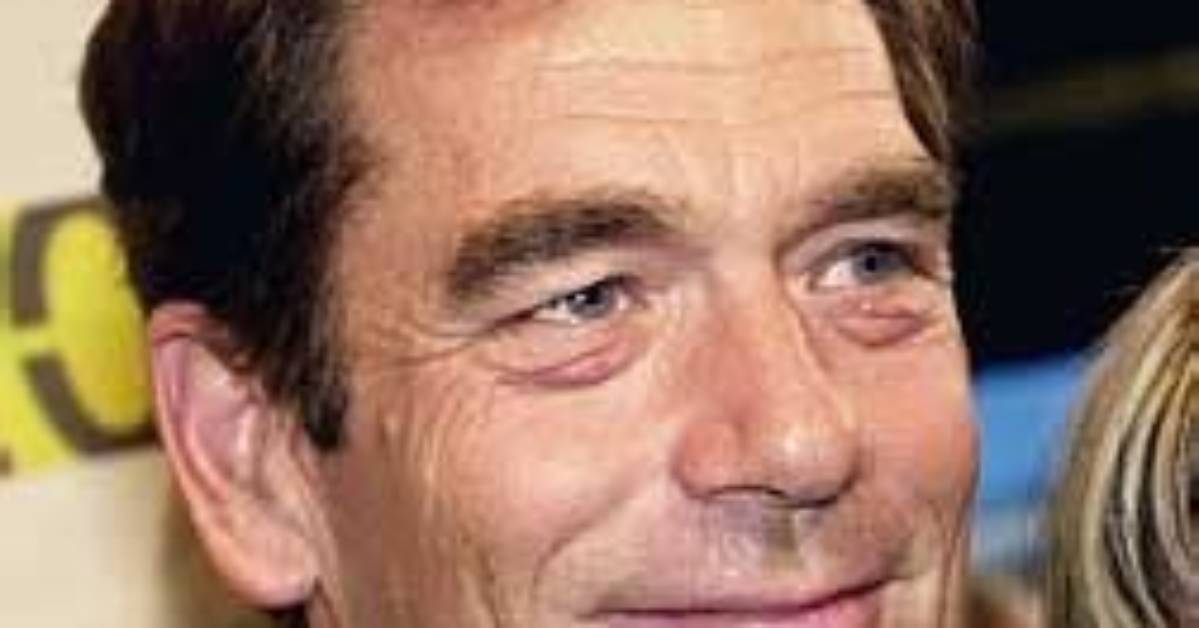 Huey Lewis: Wife, Net Worth, Tattoos, Smoking & Body Facts