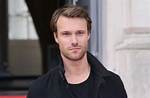 Hugh Skinner Bio, Age, Height, Net Worth, Dating, Gay, Movies