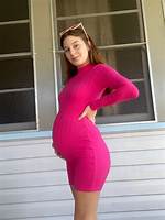 Is Amouranth Pregnant with First Baby? Without Makeup Photos on Twitter