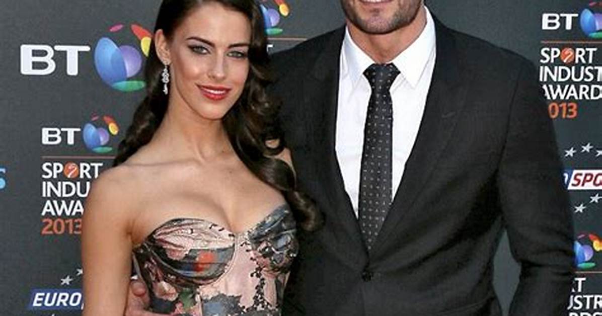 Is Jessica Lowndes Married to Boyfriend Jon Lovitz? Her Ex Boyfriend and Relationships
